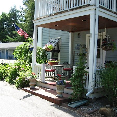 Maple Terrace Motel Williamstown Exterior photo